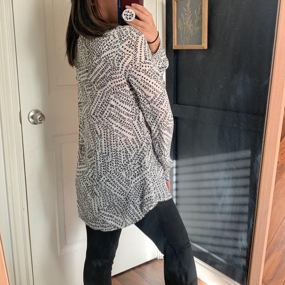 Cabi▪️Splitback button front blouse white black.‎ S - Picture 10 of 10